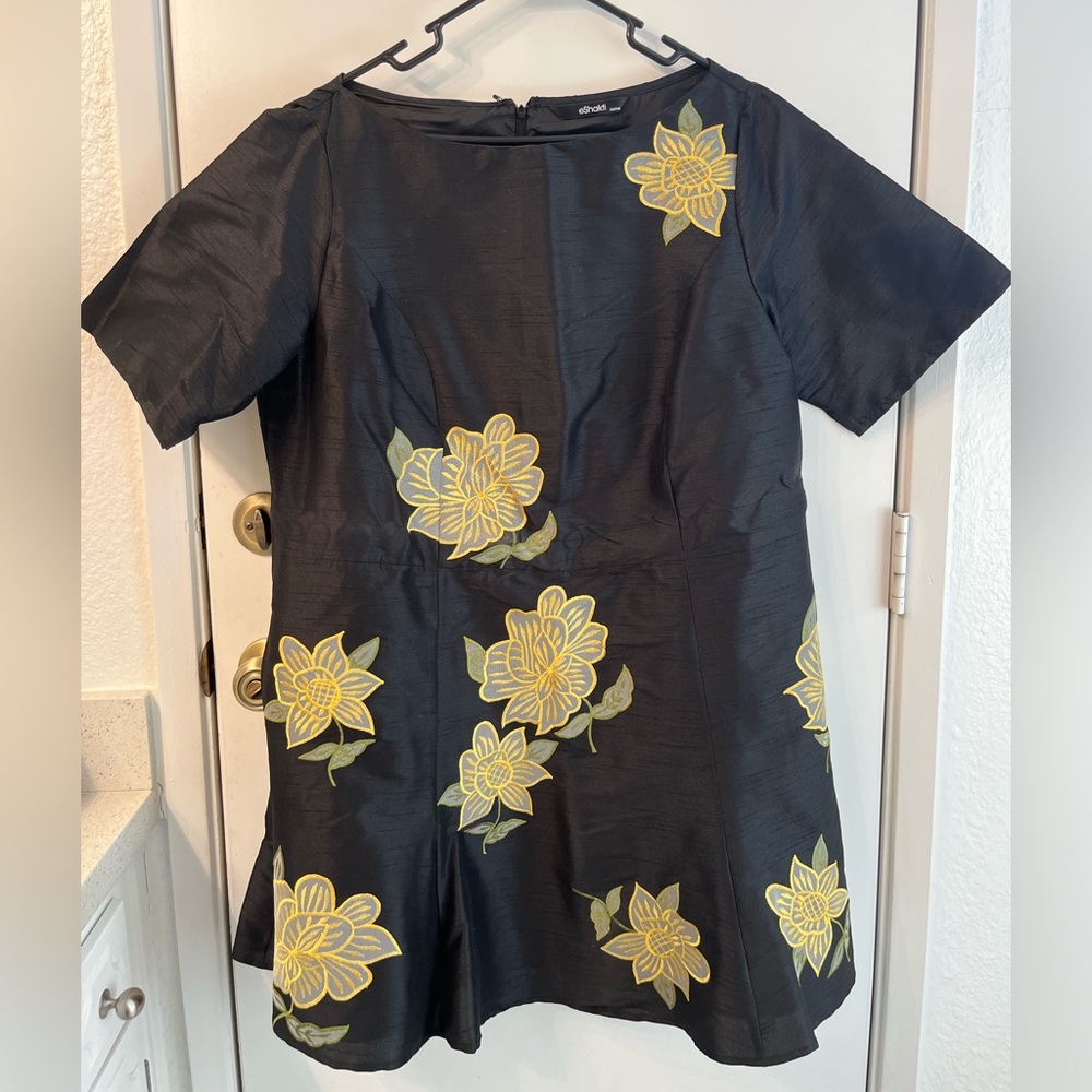Custom cocktail dress.  Approx size 18/20 Petite.  Worn once.